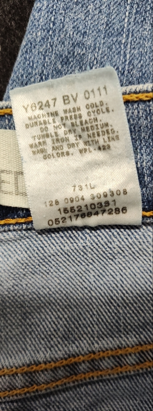 Levi's 512 Blue Jeans - Women’s Size 8 - Classic  Slim Tapered  - Straight Leg - Picture 12 of 12